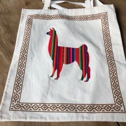 Le tote Lama